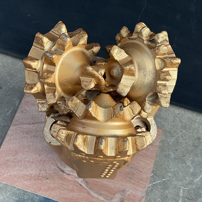 Foret tricone à dents à meuler de 9 7/8 pouces (250 mm) IADC137 pour forage rapide en formation tendre