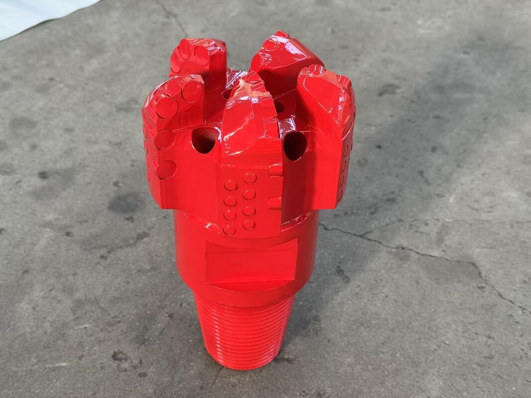 165 mm 5 lames PDC perceuse améliorée de l'efficacité Structure multi lames Efficace outil de forage