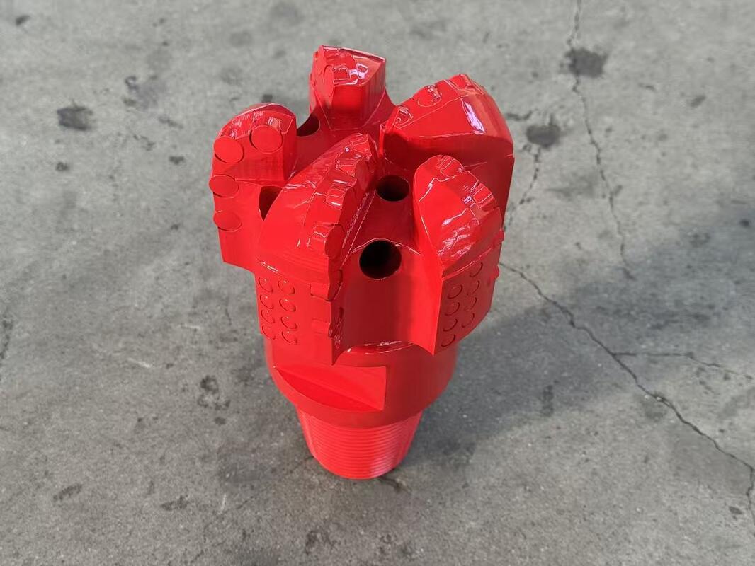 165 mm 5 lames PDC perceuse améliorée de l'efficacité Structure multi lames Efficace outil de forage